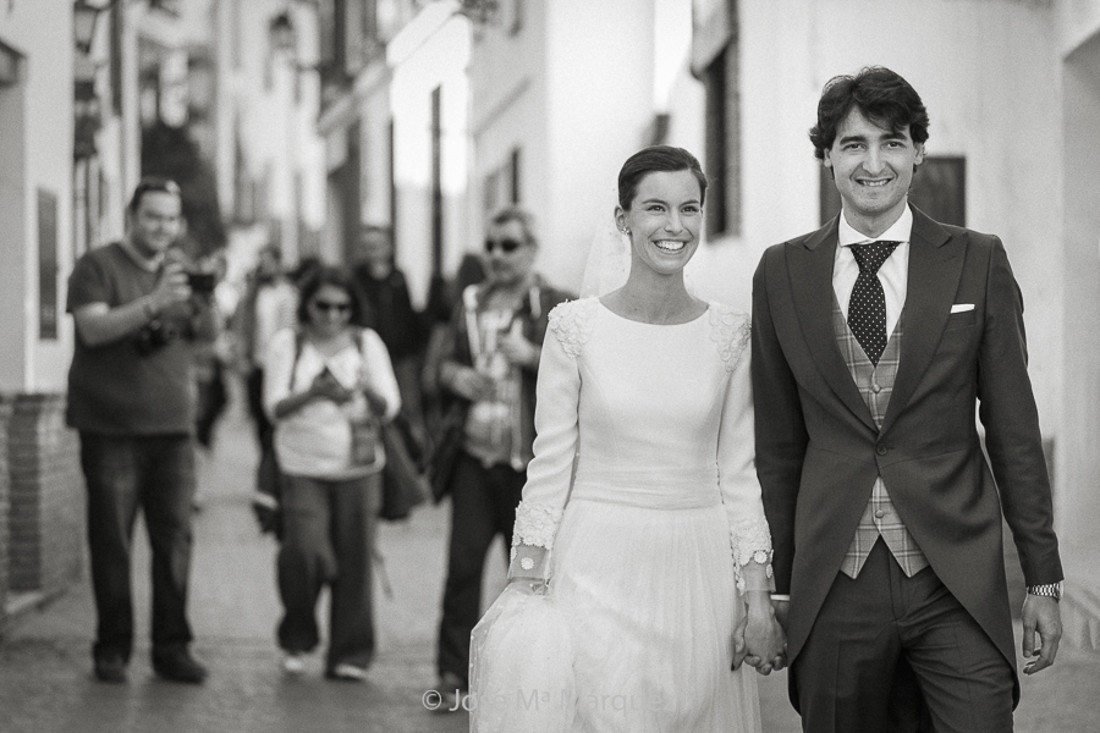 Fotografía de Boda. Paseo por el Albaicín. Granada.