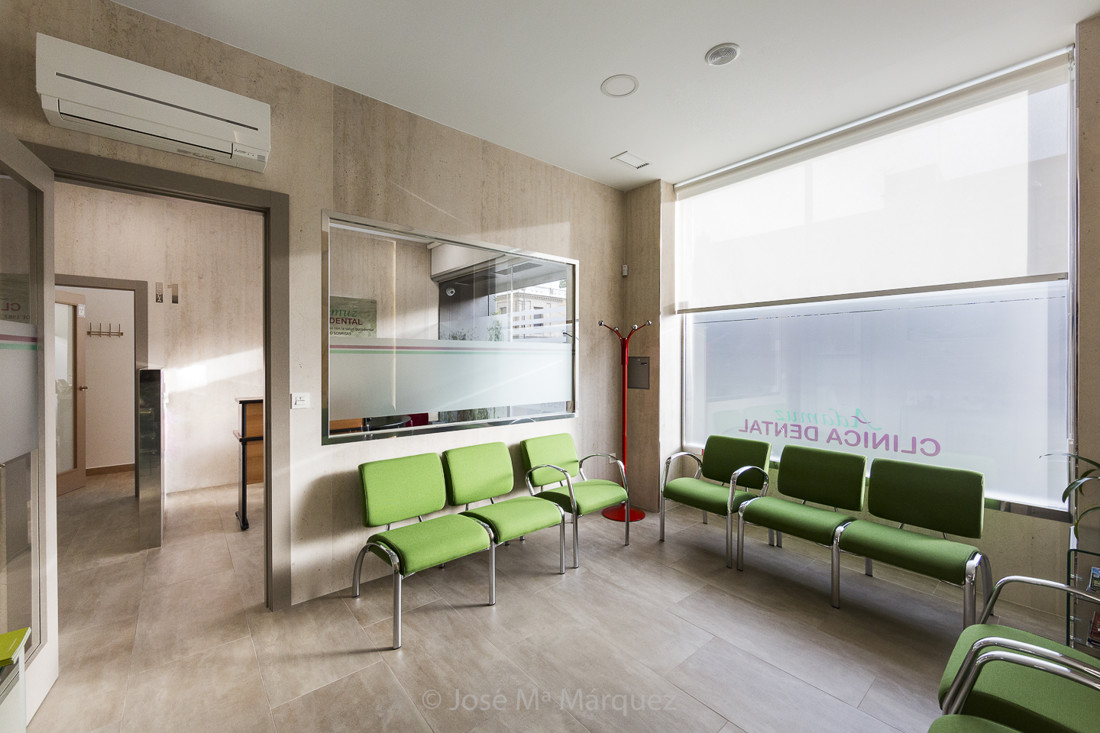 Clínica Dental Adamuz. Sala de espera. Reportaje fotográfico publicitario para web. José Mª Márquez Fotógrafo Profesional Granada
