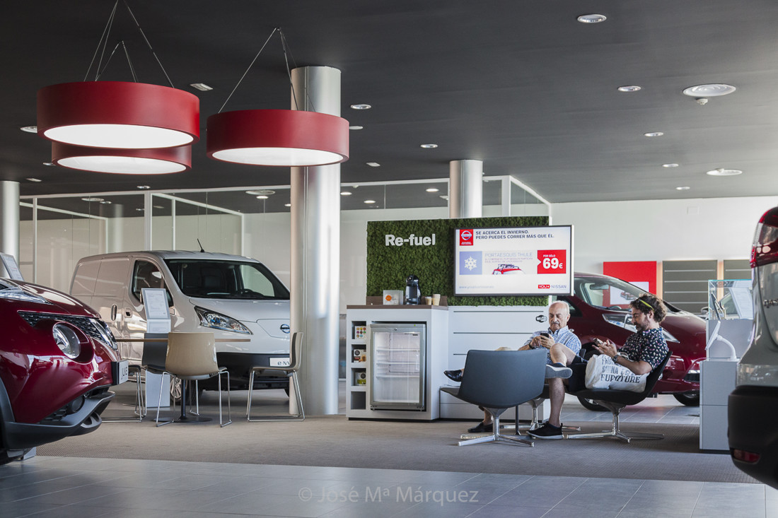 Sala de espera para clientes. Concesionario coches. Fotógrafo publicitario. Fotos para empresas en Granada. Reportajes Web 