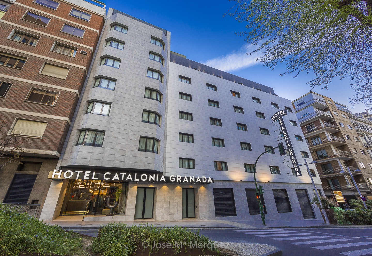 Fachada Hotel Catalonia Granada. Reportajes publicitarios de hoteles. Fotógrafos Granada. Fotos Web