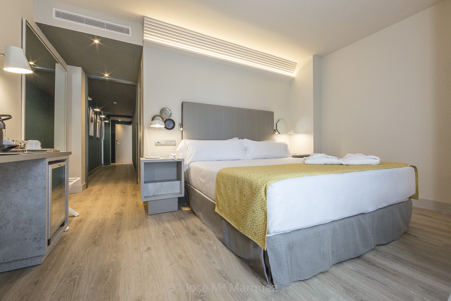 Habitación Hotel Catalonia Granada. Fotografía interiorismo y decoración. Fotógrafo profesional Granada