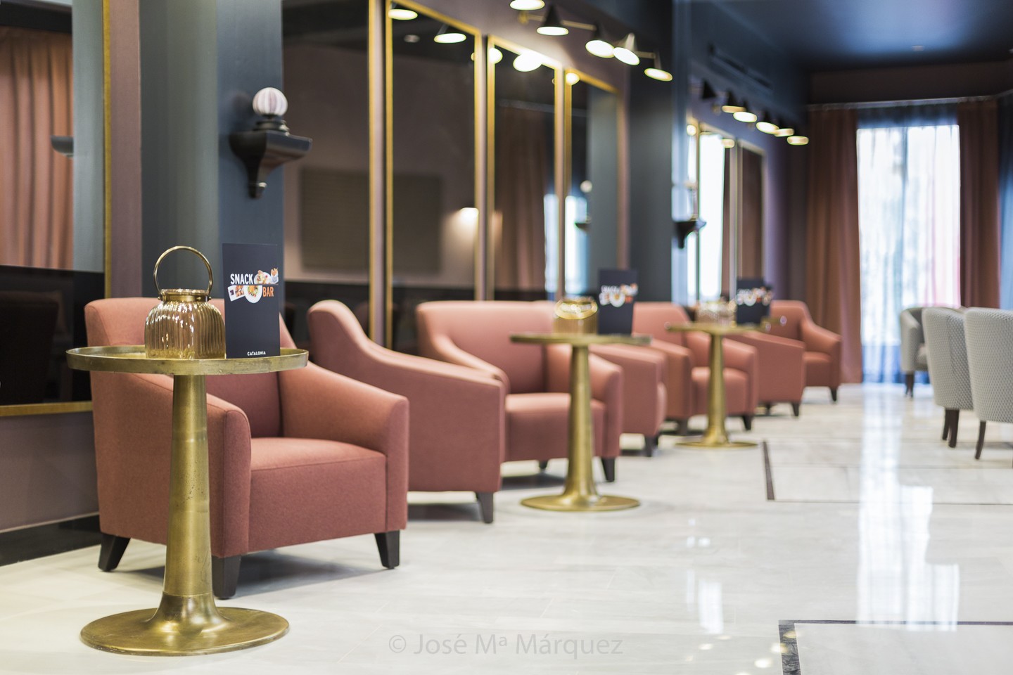 Mesas Snack Bar Hotel Catalonia Granada. Reportajes publicitarios para hoteles. Fotografos Granada