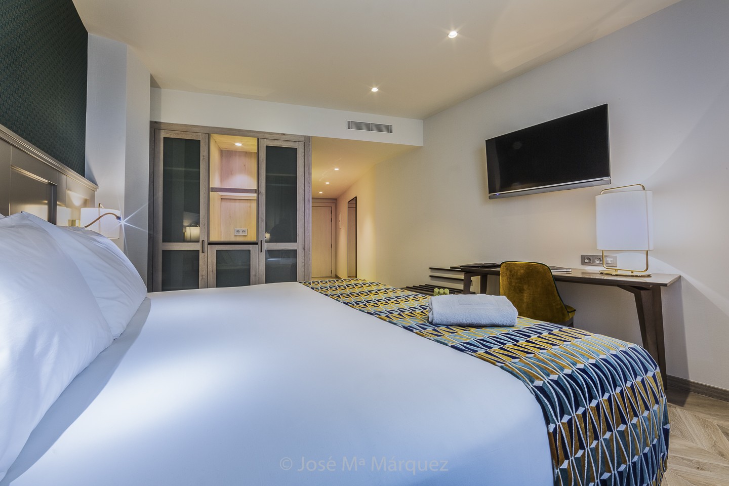 Hotel Juan Miguel habitación  piloto. Fotografía publicitaria para empresas. Fotógrafos Granada