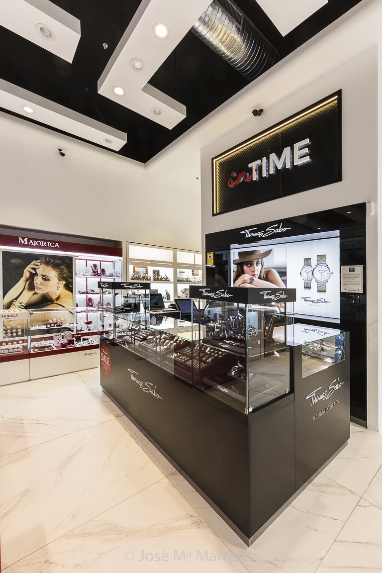 Fotógrafo publicitario en Granada José Mª Marquez. Joyas y relojes THOMAS SABO. Relojería In Time 