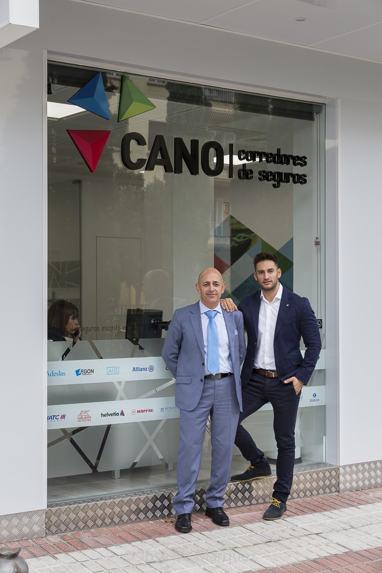 Reportaje publicitario para empresas. Corredores de Seguros. Retratos corporativos  Fotógrafo profesional Granada
