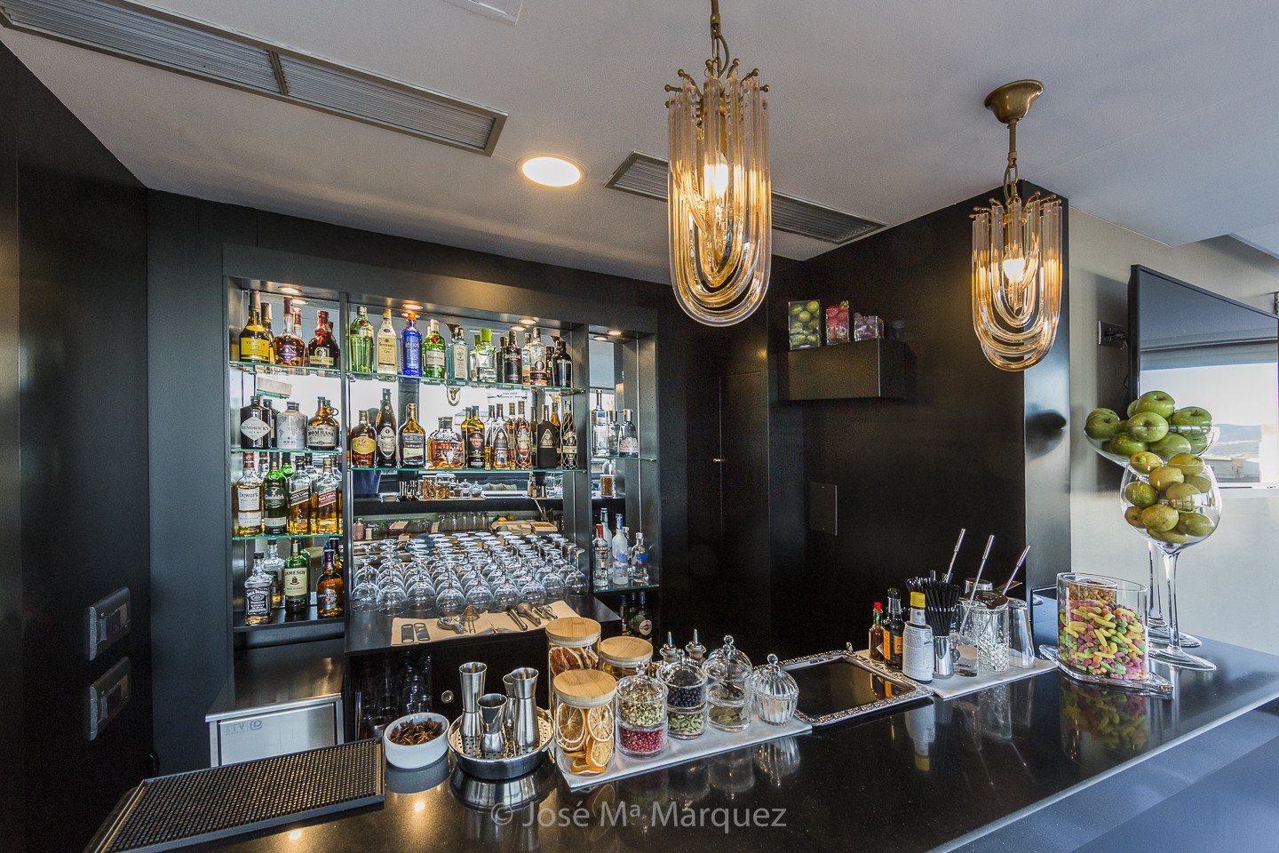 Barra para cócteles terraza Hotel Gran Vía Eurostars. Fotografía publicitaria. Fotógrafo profesional Granada