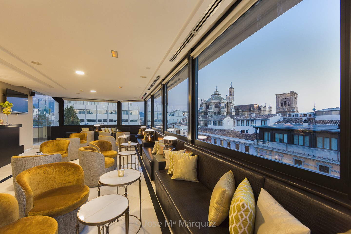 Hotel Gran Vía Eurostars vistas de la Catedral de Granada desde la terraza. Fotografía de interiorismo