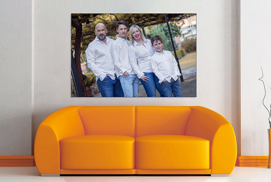 Foto de familia en exteriores. Ampliación 75x120 montada en madera