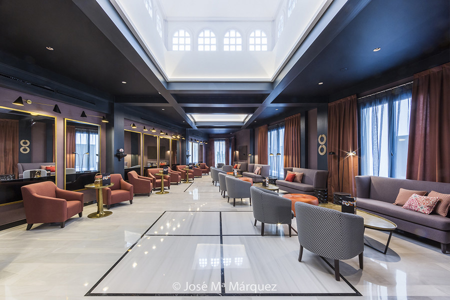 Fotografía de Interiorismo de hoteles. Snack Bar del Hotel Catalonia Granada. Fotógrafos de Hoteles Granada