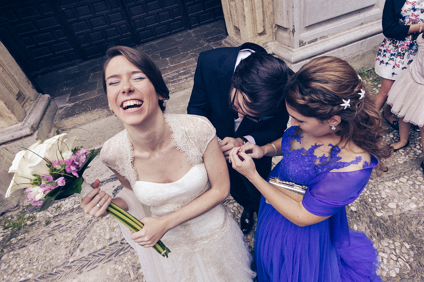 Fotografía Instantánea boda. Toma Falsa. Salida Iglesia.